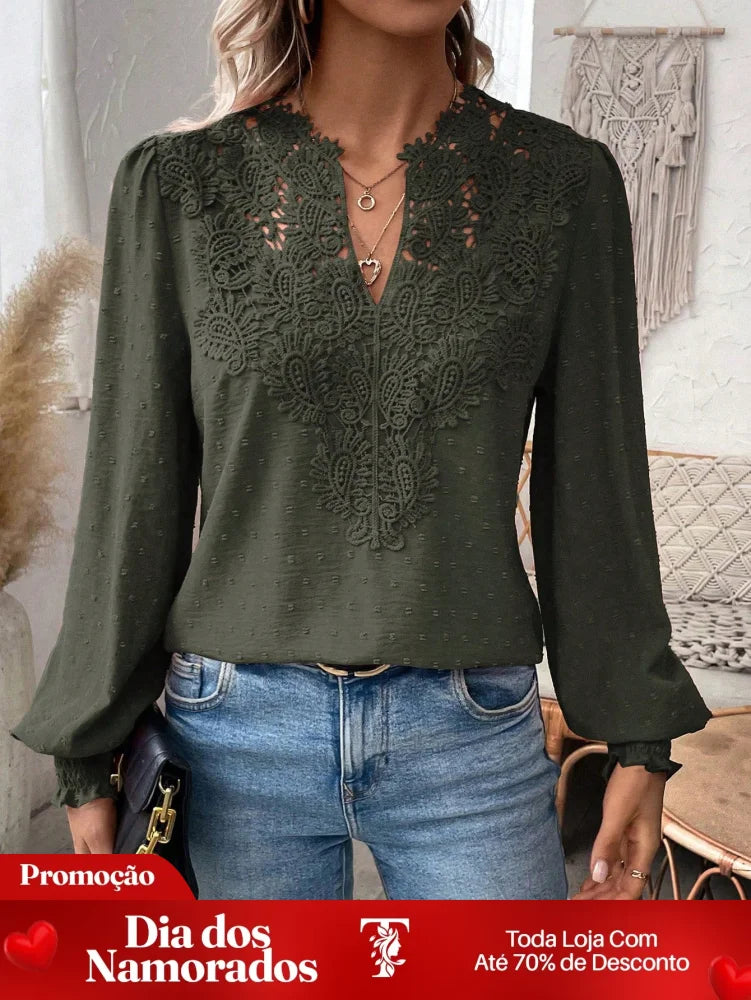 Blusa com Detalhe de Renda no Decote e Manga Longa Verde Militar / P Blusa com Detalhe de Renda no Decote e Manga Longa