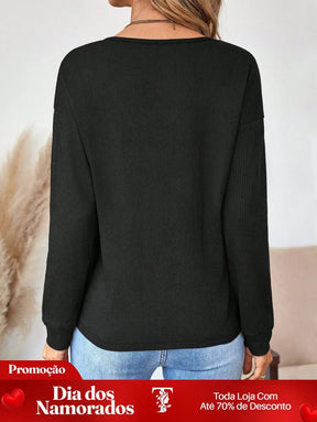 Camiseta com Decote V Contrastante e Manga Longa Camiseta com Decote V Contrastante e Manga Longa